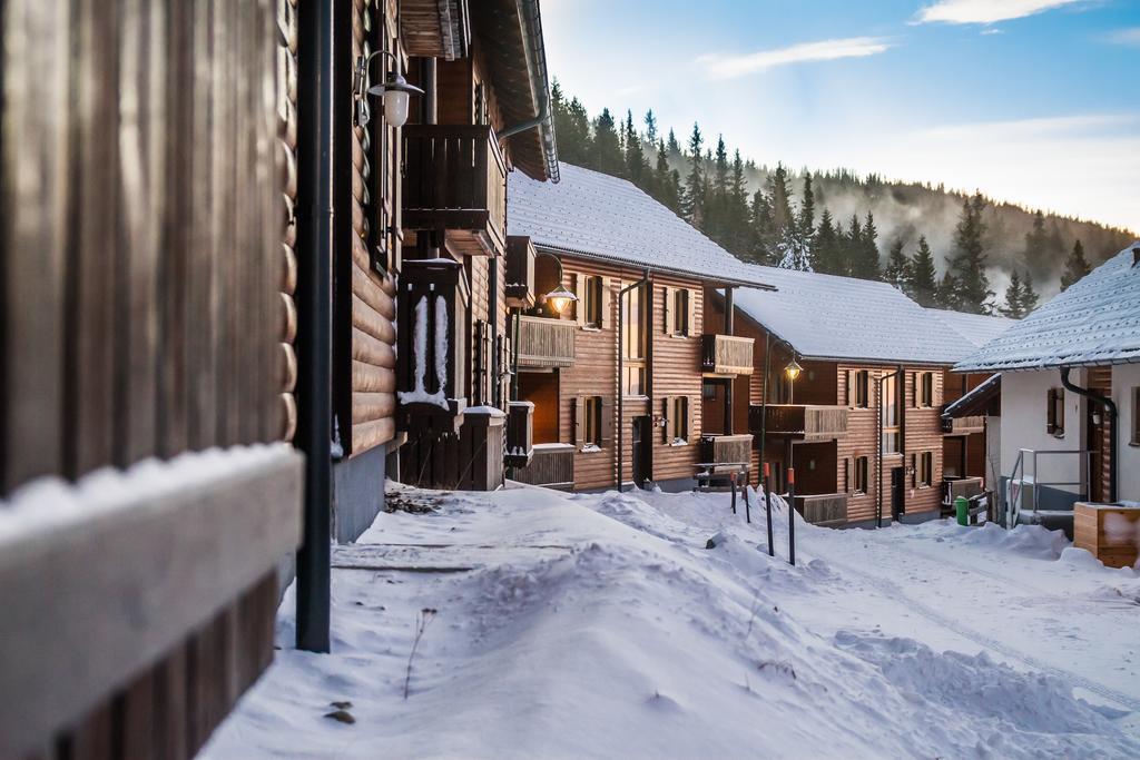 Monarchia Park Hotell Lachtal Eksteriør bilde