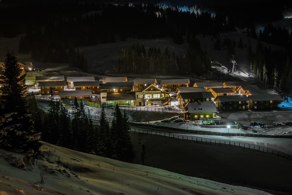 Monarchia Park Hotell Lachtal Eksteriør bilde